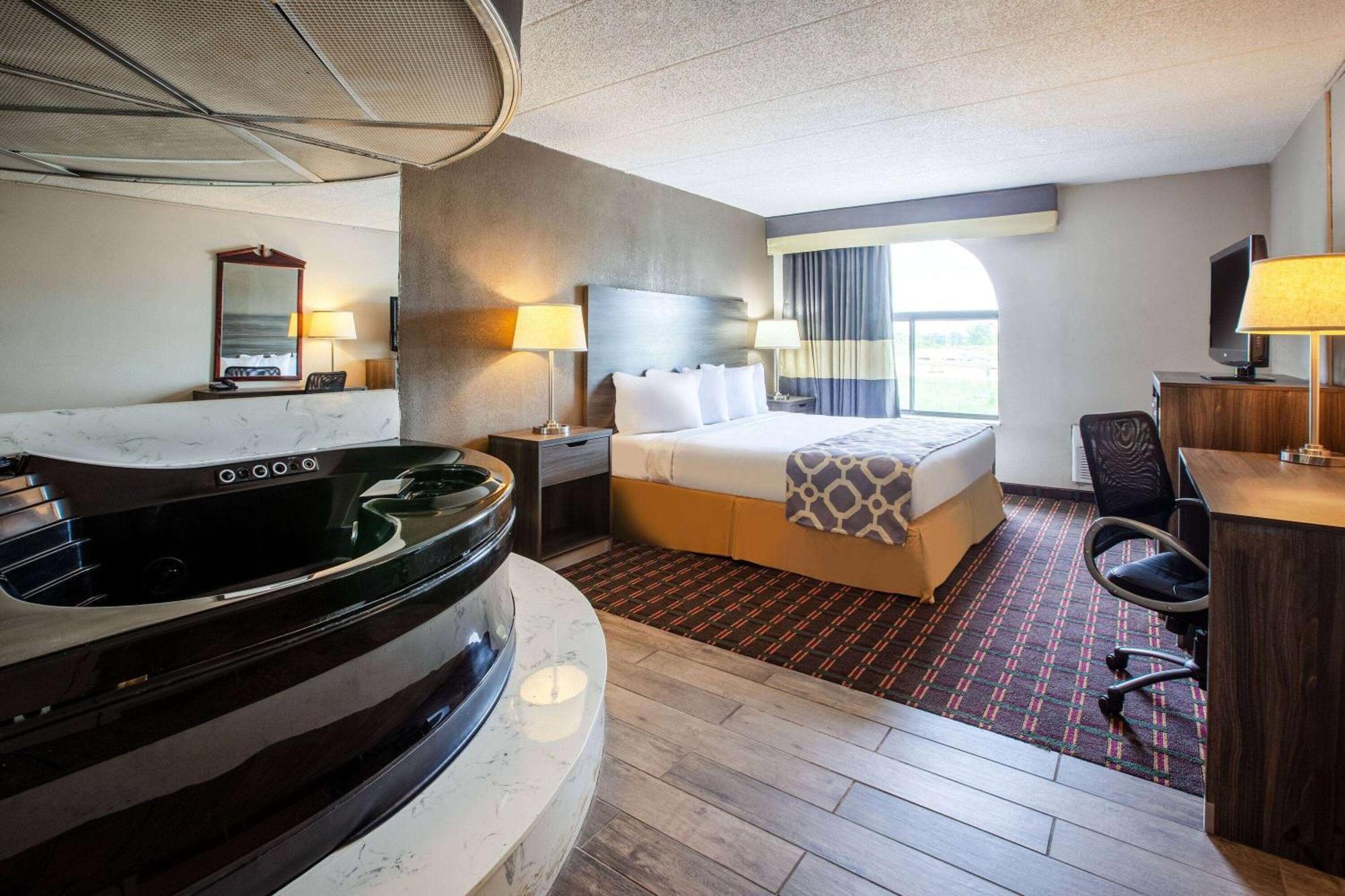 Motel Baymont By Wyndham Northwood Exteriér fotografie