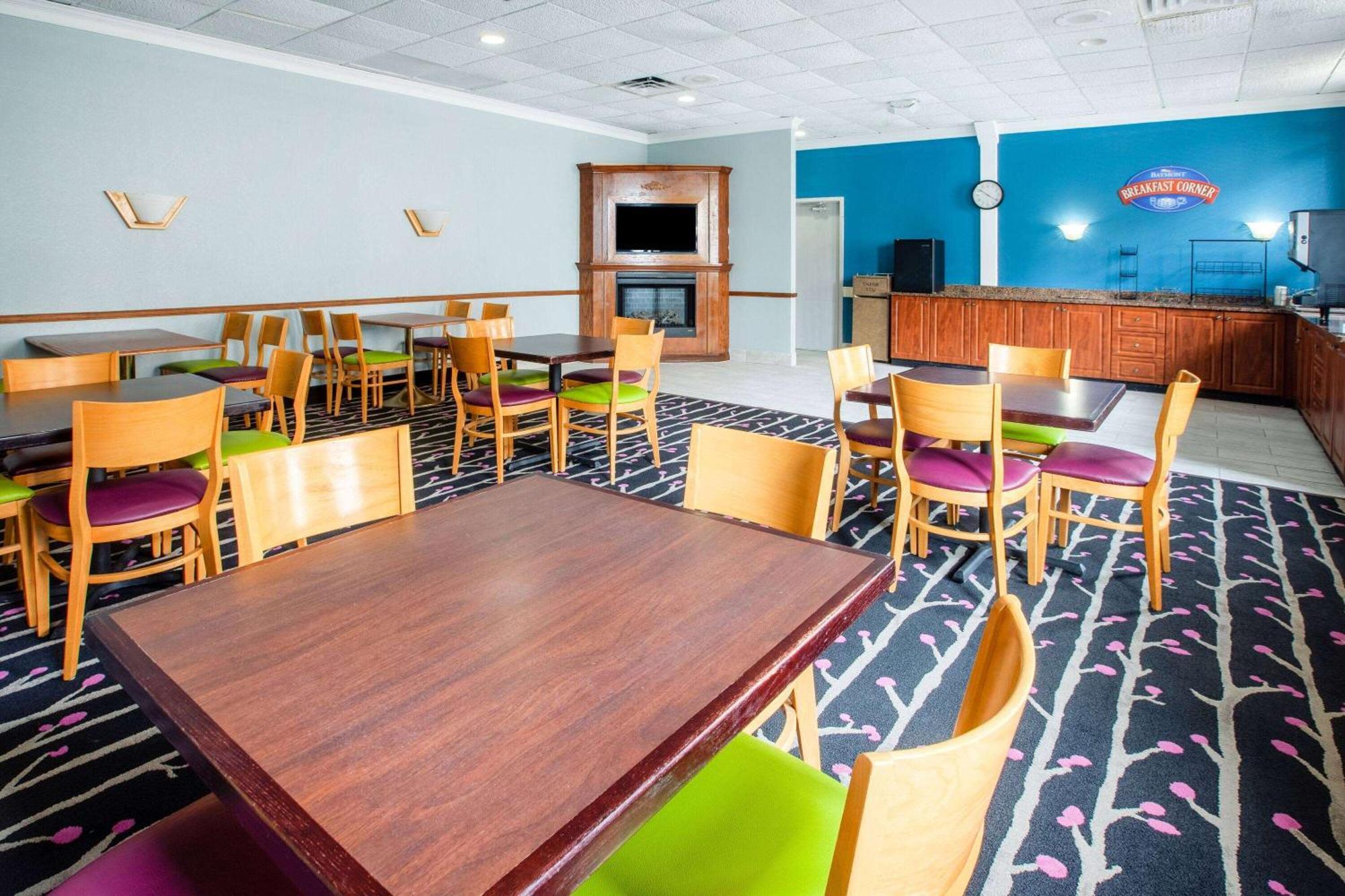 Motel Baymont By Wyndham Northwood Exteriér fotografie