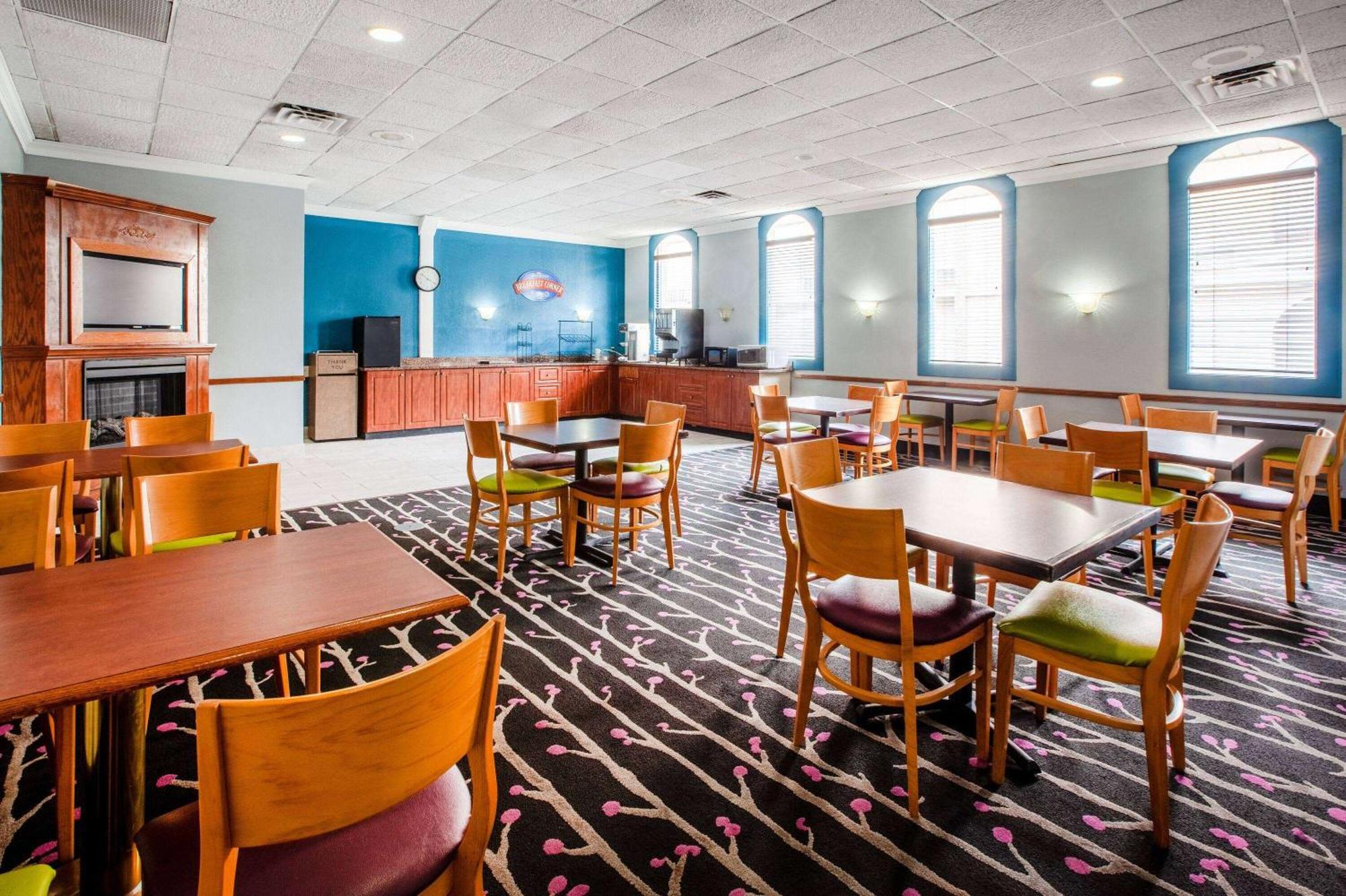 Motel Baymont By Wyndham Northwood Exteriér fotografie