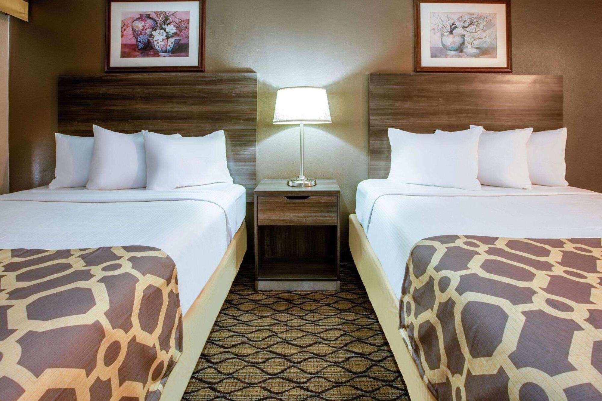 Motel Baymont By Wyndham Northwood Exteriér fotografie