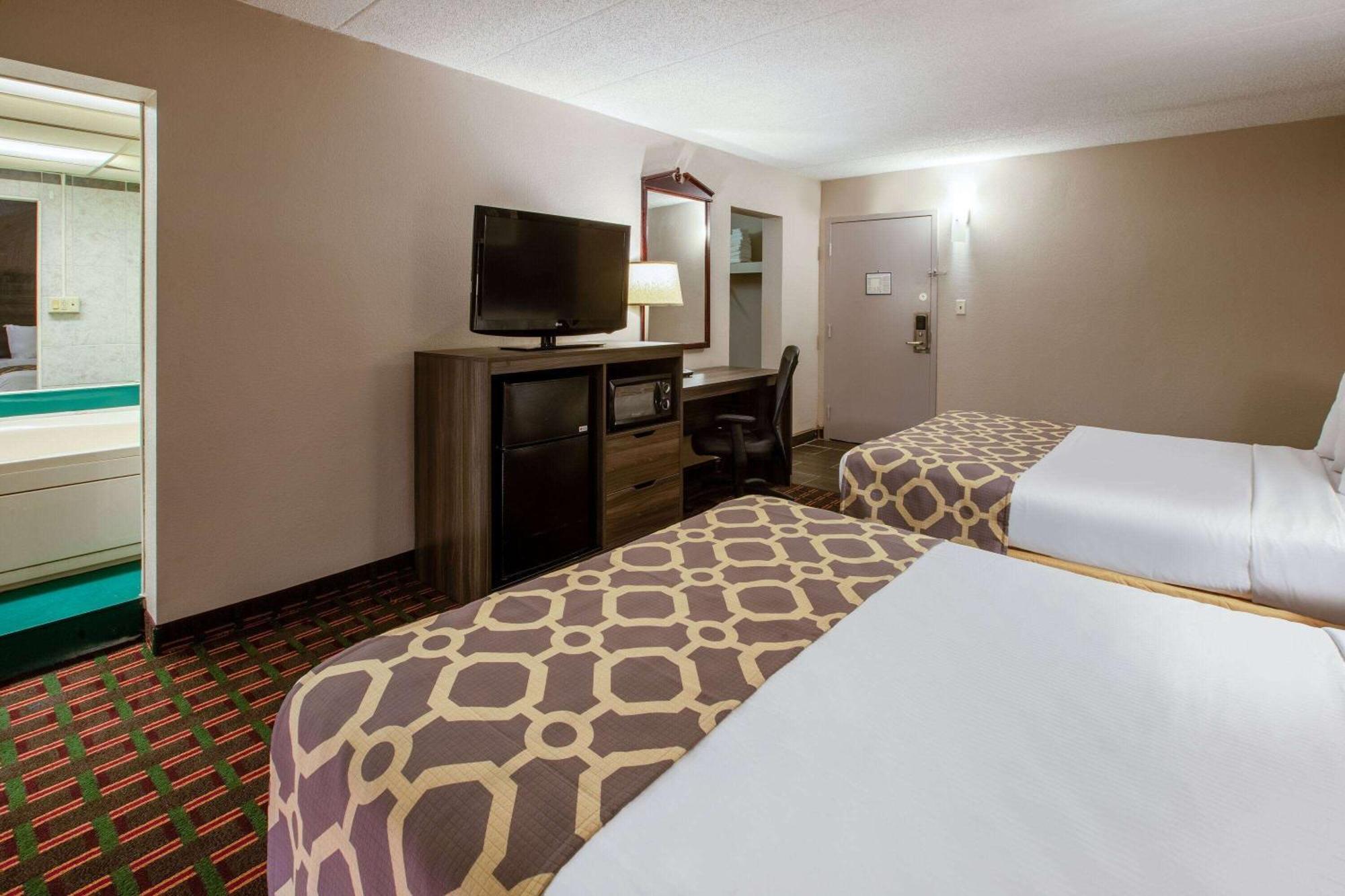 Motel Baymont By Wyndham Northwood Exteriér fotografie